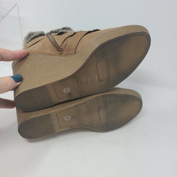 Fergie Tan Brown Suede And Fur Wedge Ankle Boots 7M Booties Side Zip Eskimo - Picture 6 of 7